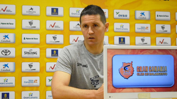 Jaka Lakovic en rueda de prensa del Club Baloncesto Gran Canaria, hablando sobre el equipo.
