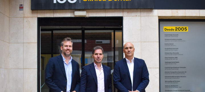 nuevo colaborador del Club Baloncesto Gran Canaria",Representantes de IOC Clínica Dental junto a su establecimiento en Gran Canaria.