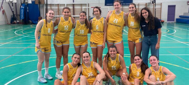 Jugadoras del infantil masculino del Club Baloncesto Gran Canaria en entrenamiento.