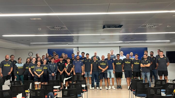 Reunión de técnicos de la cantera amarilla para inaugurar el curso 2025/26.