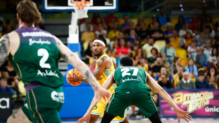 Jugadores del Dreamland Gran Canaria en acción durante un partido en Fontajau.