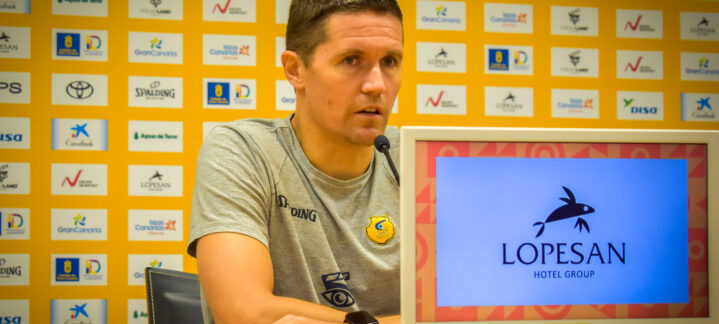 Jaka Lakovic habla en rueda de prensa.