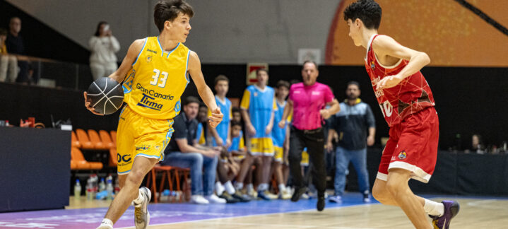 Un jugador del infantil de la Minicopa Endesa en la fase previa de noviembre de 2025