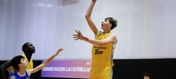 Un jugador del infantil de la Minicopa Endesa en la fase previa de noviembre de 2025