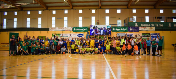 Foto de familia del Proyecto Suma en Teror en el Día Mundial de la Discapacidad 2025