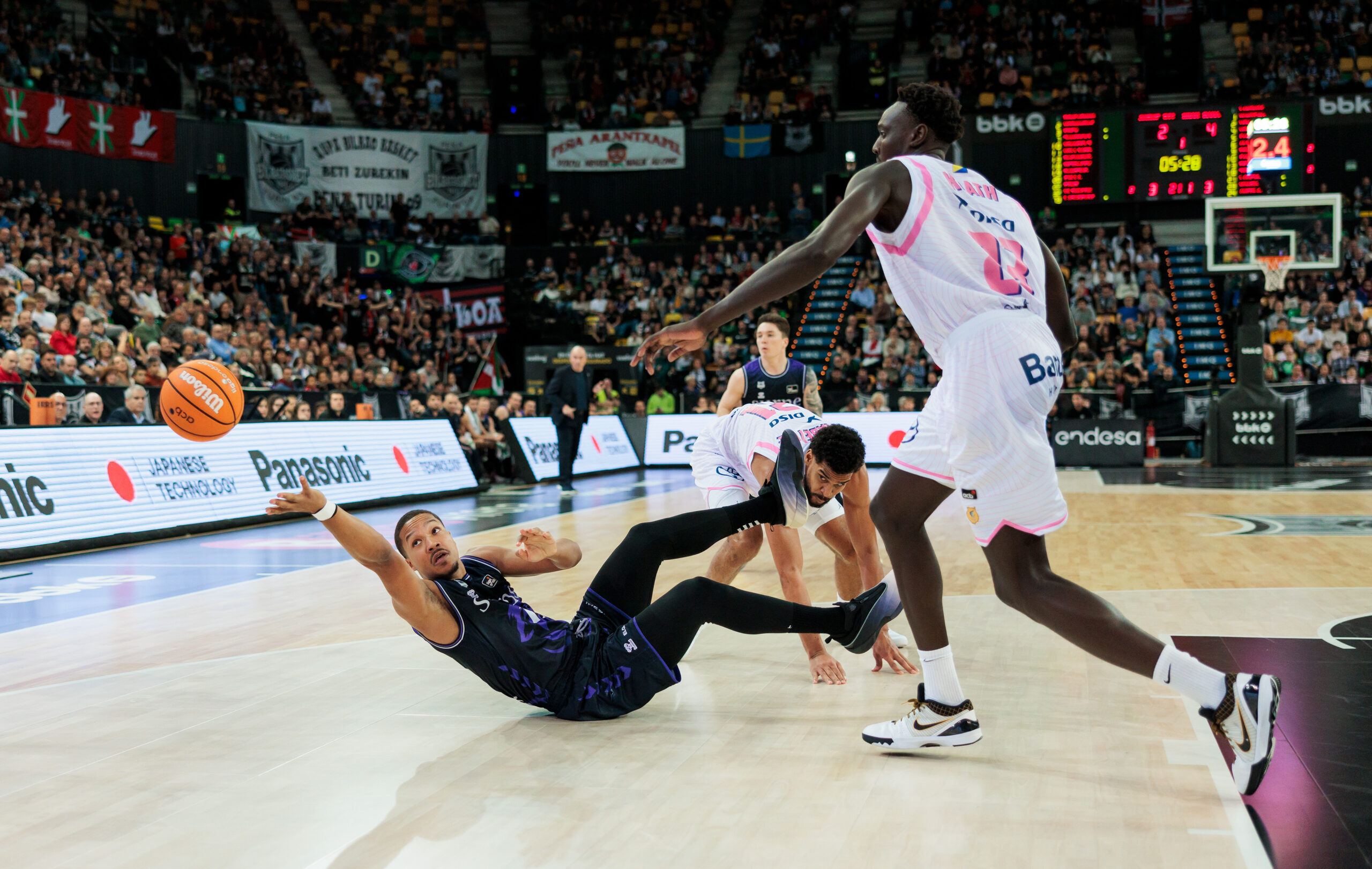 Foto del partido entre Dreamland Gran Canaria y Surne Bilbao
