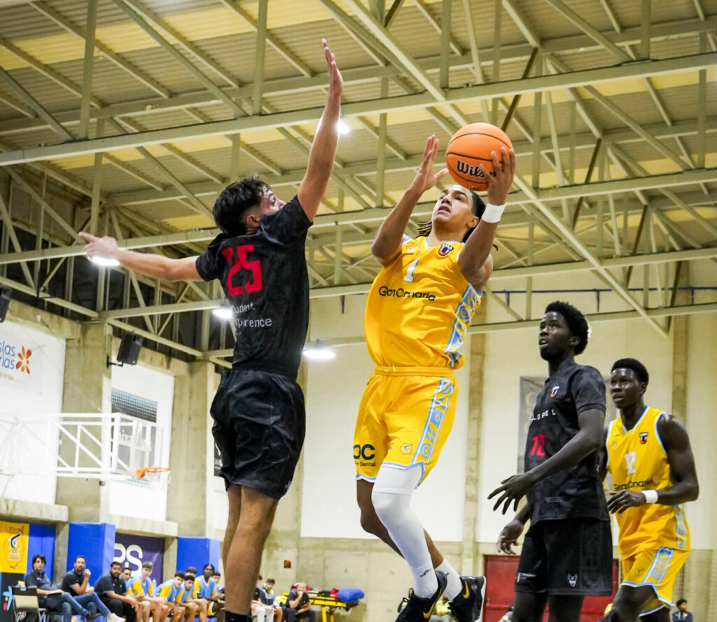 Maniema, en acción de ataque.