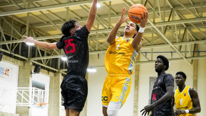 Maniema, en acción de ataque.