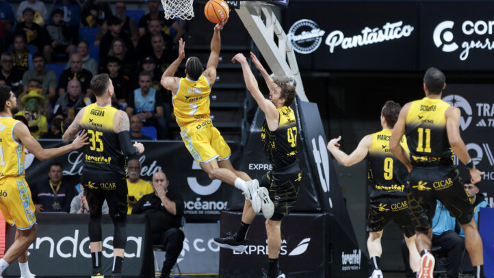 Wong, en acción de ataque.