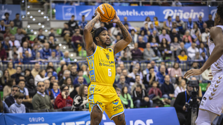 Andrew Albicy ante Recoletas Salud San Pablo Burgos.