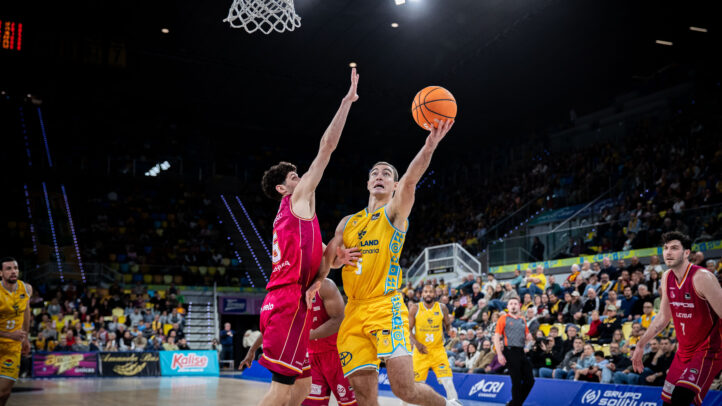 Ziga Samar, en acción de ataque.