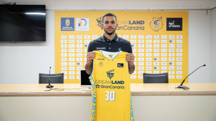 Kassius Robertson, presentado en el Gran Canaria Arena.