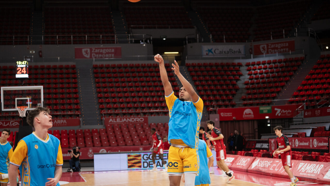  RS877404_J2 CAZ-GCA Firmar acb Photo - Alejandro Meavilla