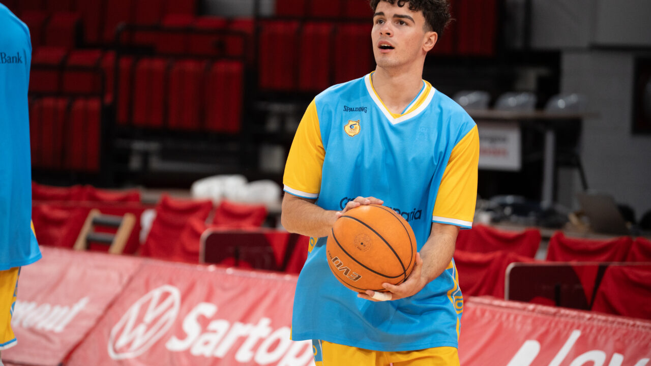  RS877412_J2 CAZ-GCA Firmar acb Photo - Alejandro Meavilla