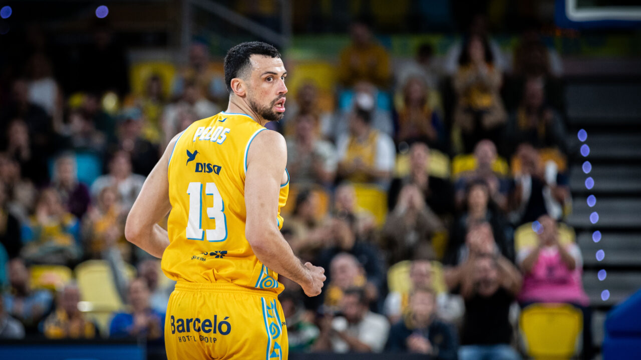 Pierre Pelos, en partido.