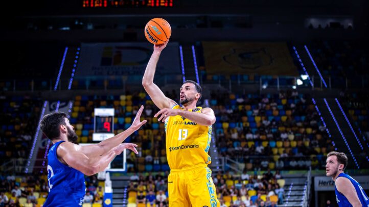 Imagen de Pierre Pelos en BCL.