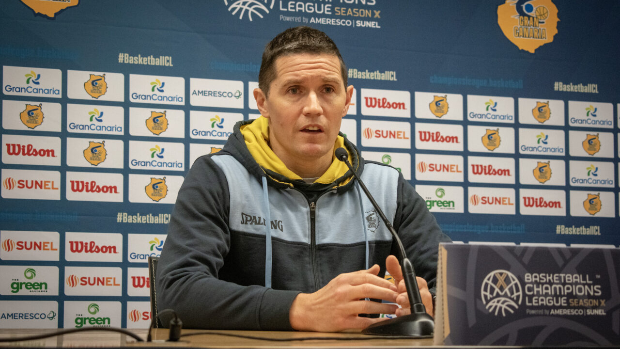 Imagen de Jaka Lakovic en rueda de prensa.