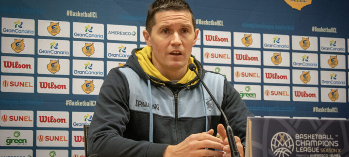 Imagen de Jaka Lakovic en rueda de prensa.