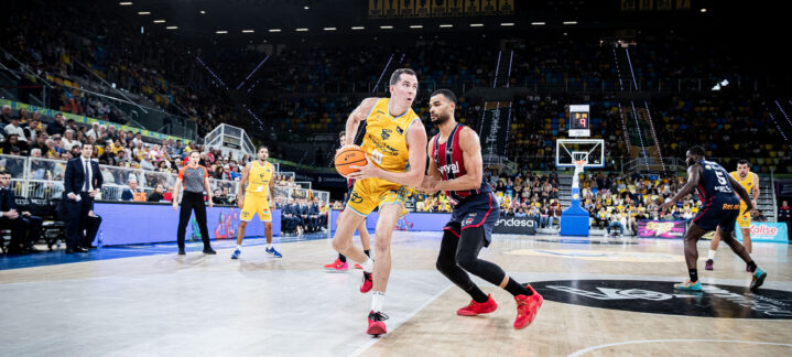 Miquel Salvó, en acción de ataque contra Kosner Baskonia.