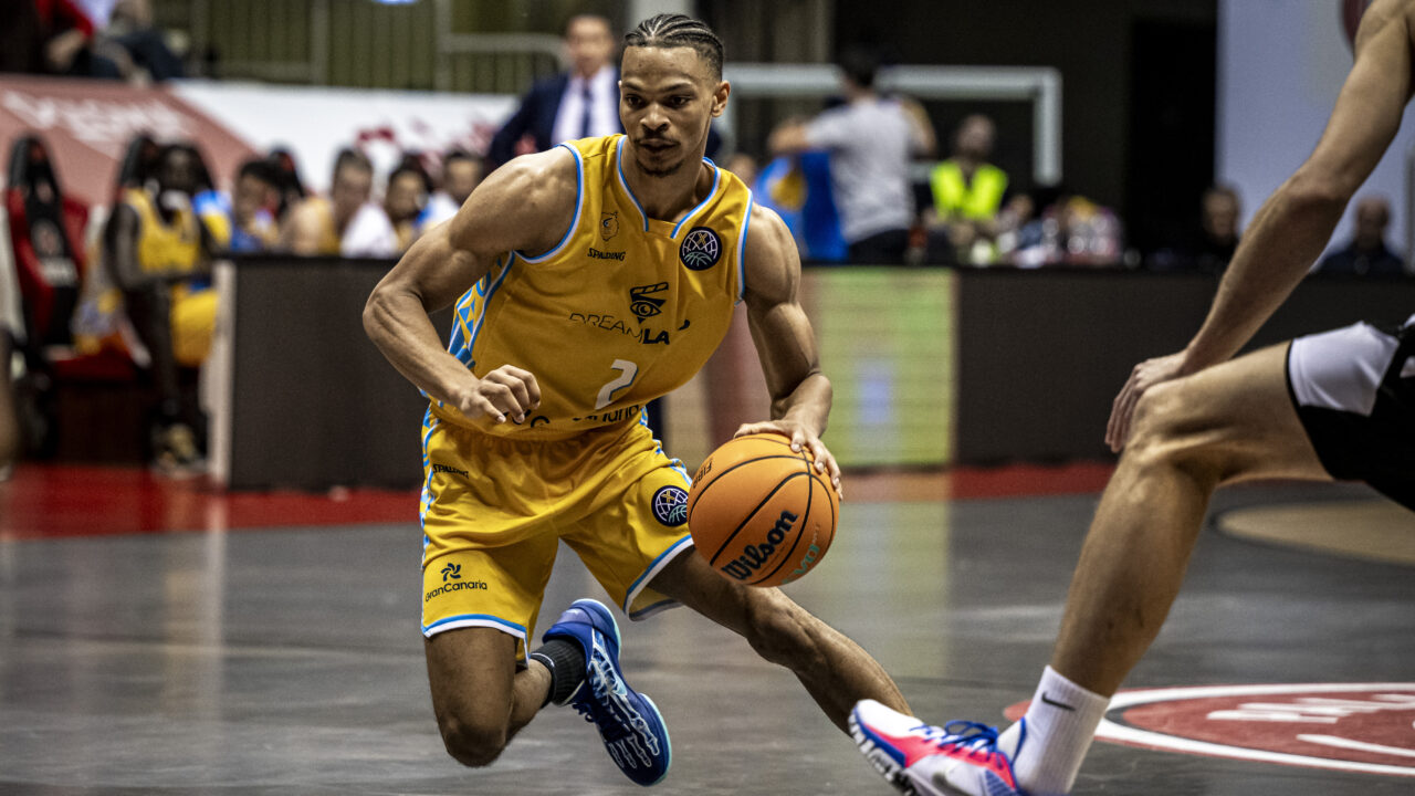 Isaiah Wong, en acción de ataque.