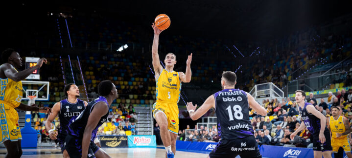 Imagen de Ziga Samar en acción de partido.