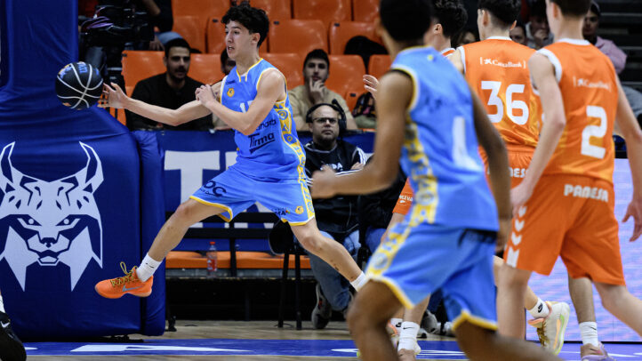 Jugador del Tirma Gran Canaria, en Minicopa Endesa, contra Valencia Basket