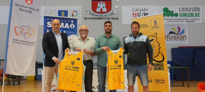 Imagen de la concentración del Proyecto Suma.