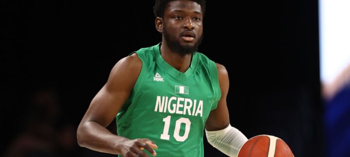 Foto de Chimezie Metu con la camiseta de Nigeria