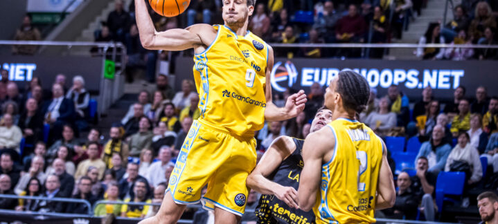 Imagen de Nico Brussino en acción de partido.