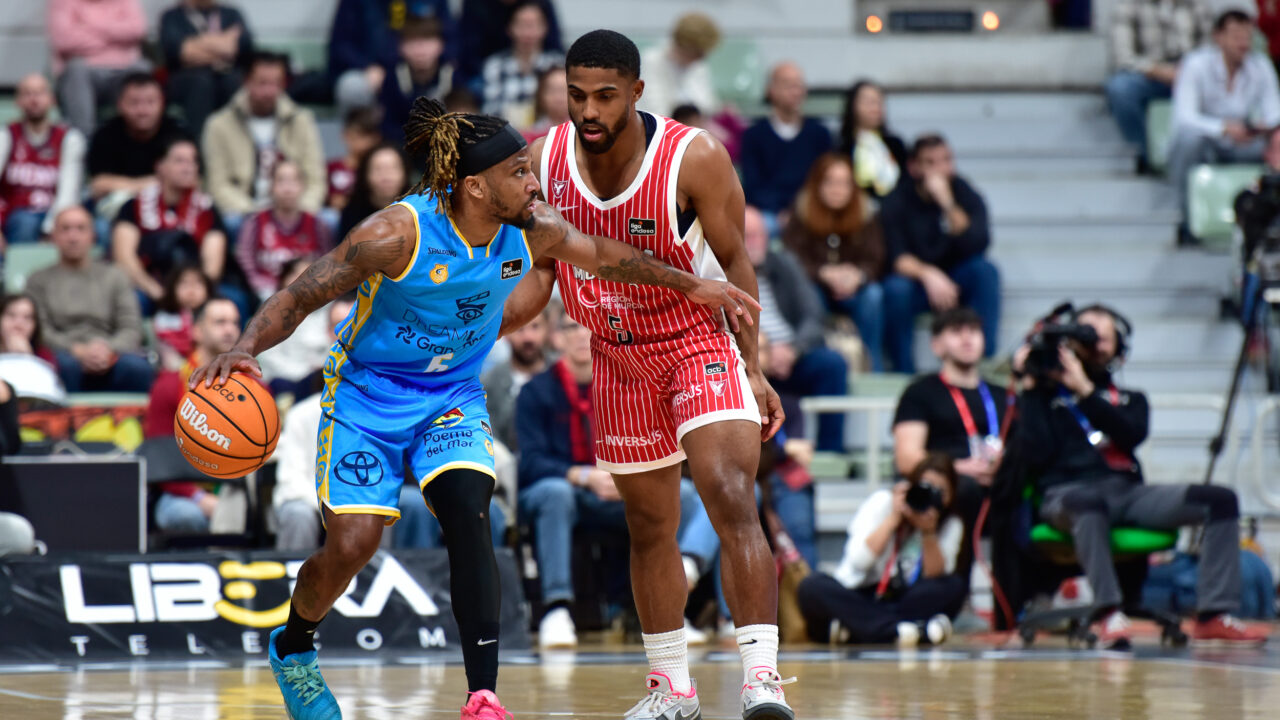 Andrew Albicy en acción ofensiva.