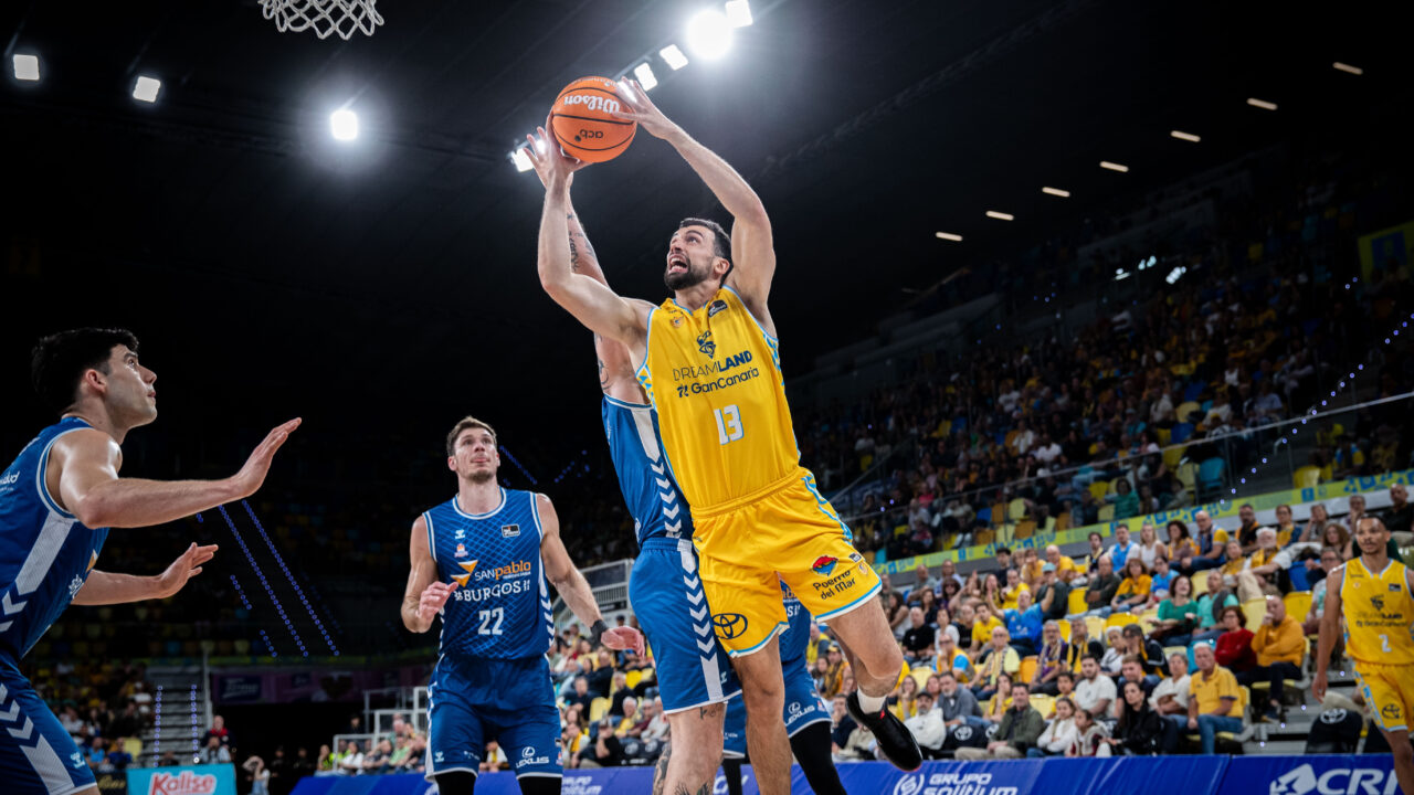 Imagen de partido ante Recoletas Salud San Pablo Burgos.