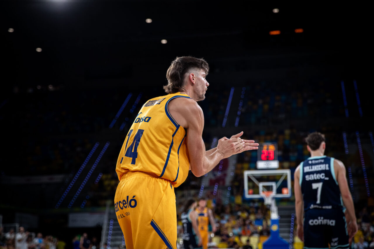 Imagen del partido entre Cajasiete Gran Canaria y Alimerka Oviedo